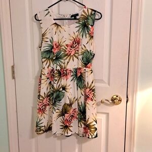 Women's Floral dress, Size- Medium